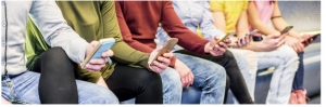 Dipendenza da smartphone e social: riconoscerla e proteggere il benessere mentale